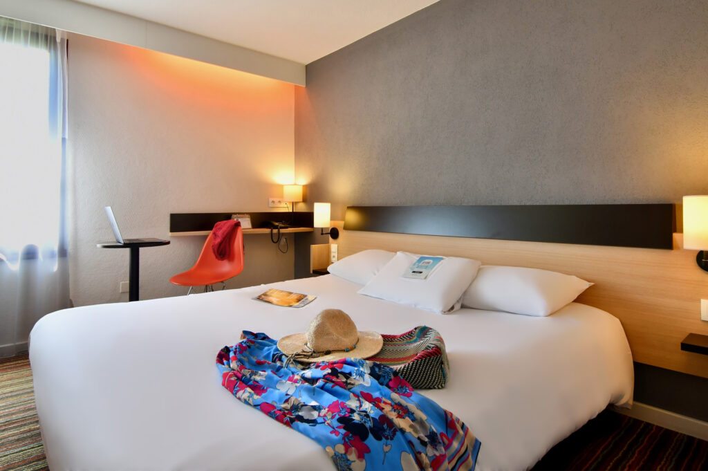 Chambre double de l'hôtel Kyriad Tours Sud